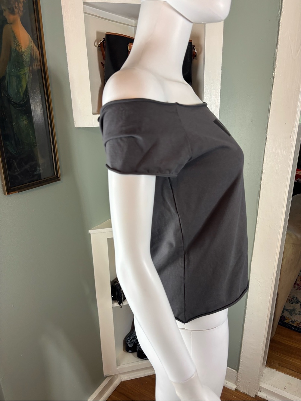 Edikted 76 Collegiate Off Shoulder Cut Off Shirt Tee Grey M/L - Picture 7 of 10